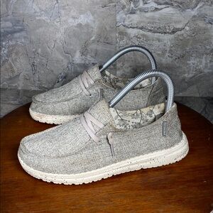 Hey Dude Wendy Linen Women’s Size 6 Athletic Shoes